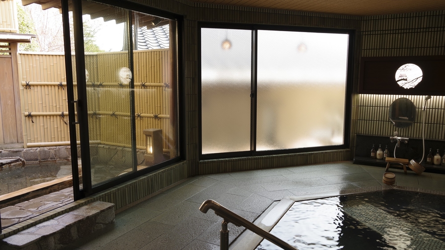 浦島の湯。小さめですが露天風呂もございます。