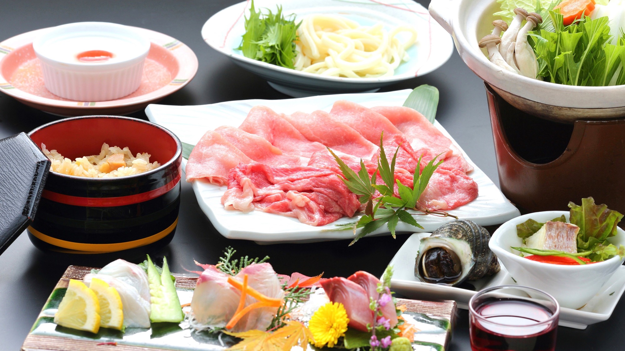 【エコノミー】地魚3種盛り合わせと県産牛と県産豚のしゃぶしゃぶ（一例）12月～6月