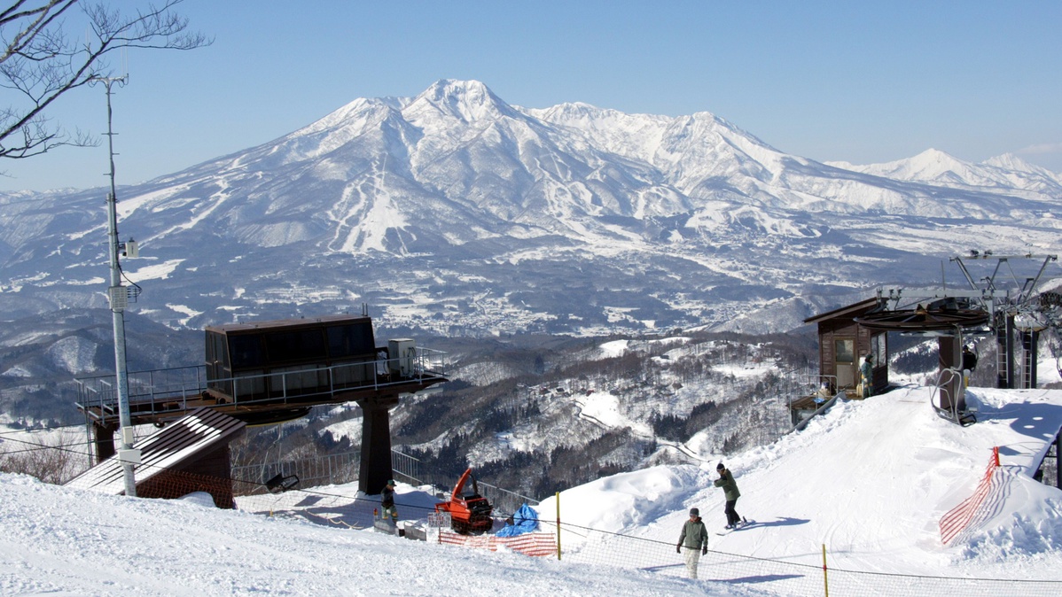 【素泊まり】チェックイン22時までOK！ゲレンデ直結！リフト乗り場徒歩0分！レンタルショップ併設！
