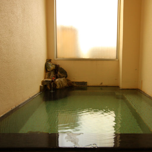 かけ流しの温泉です。