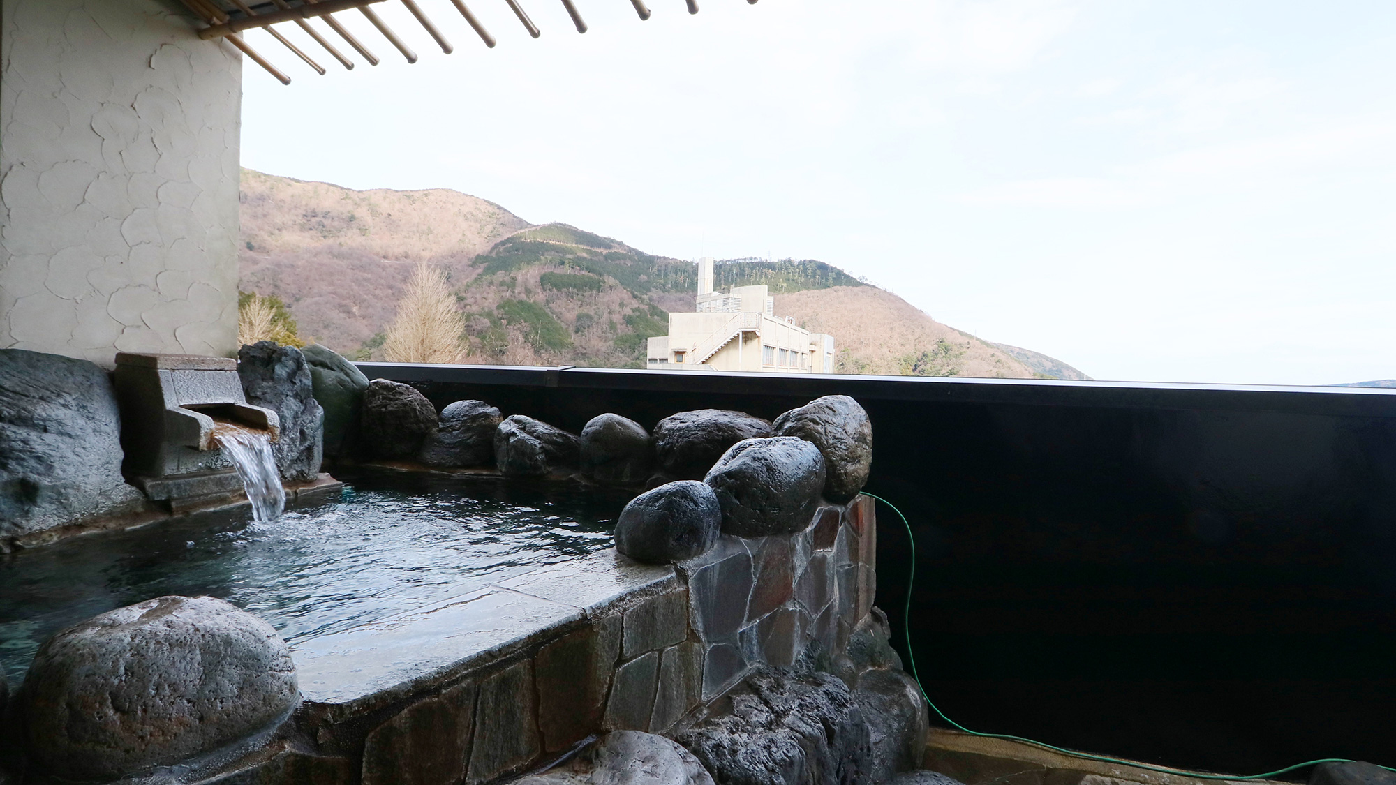 特別室-大黒天の間--箱根の四季を感じられる特別室専用の展望露天風呂