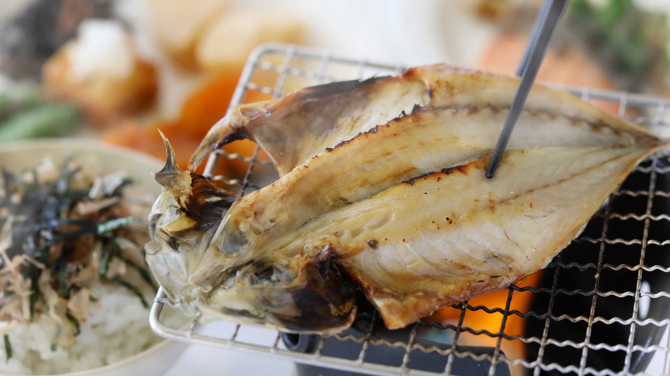 【新鮮☆朝捕り】地魚海鮮重セットと朝食ビュッフェ！夕食はお部屋にお届け♪