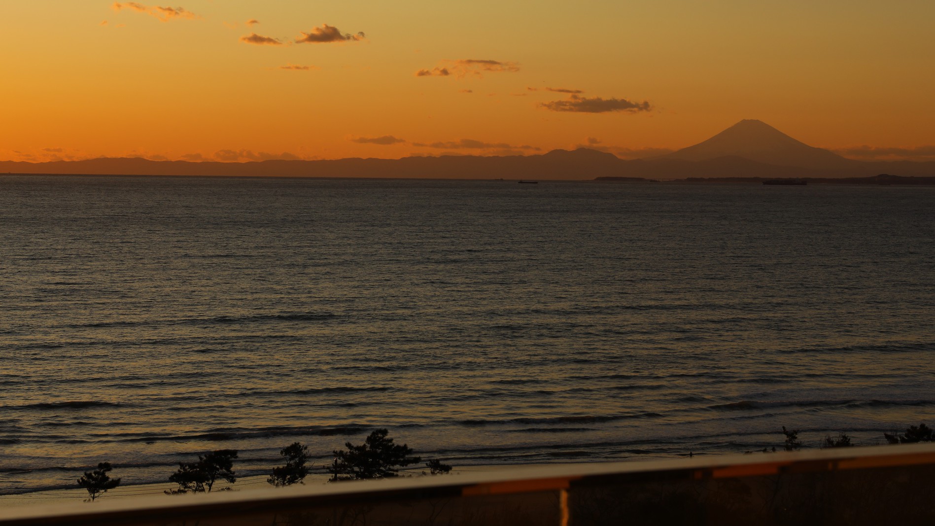 大好評☆【4室限定】★半露天風呂付き客室★夕日が沈む瞬間は絶景★富士山と共に★