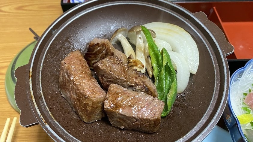 【部屋食プラン】超豪華！A5黒毛和牛と千葉せんば牛食べ比べと刺身盛り付きプラン（1泊2食付）