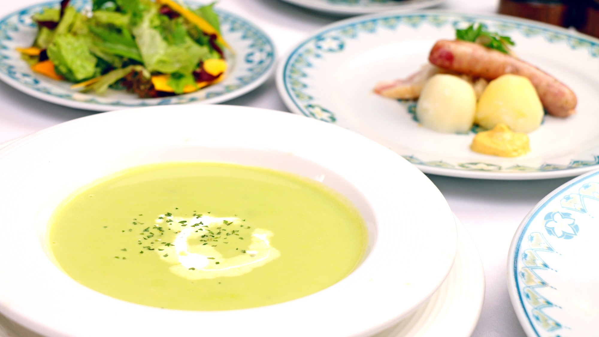 ◆夕食、お料理一例　自家栽培の無農薬野菜を使用。安心して召し上がれます。