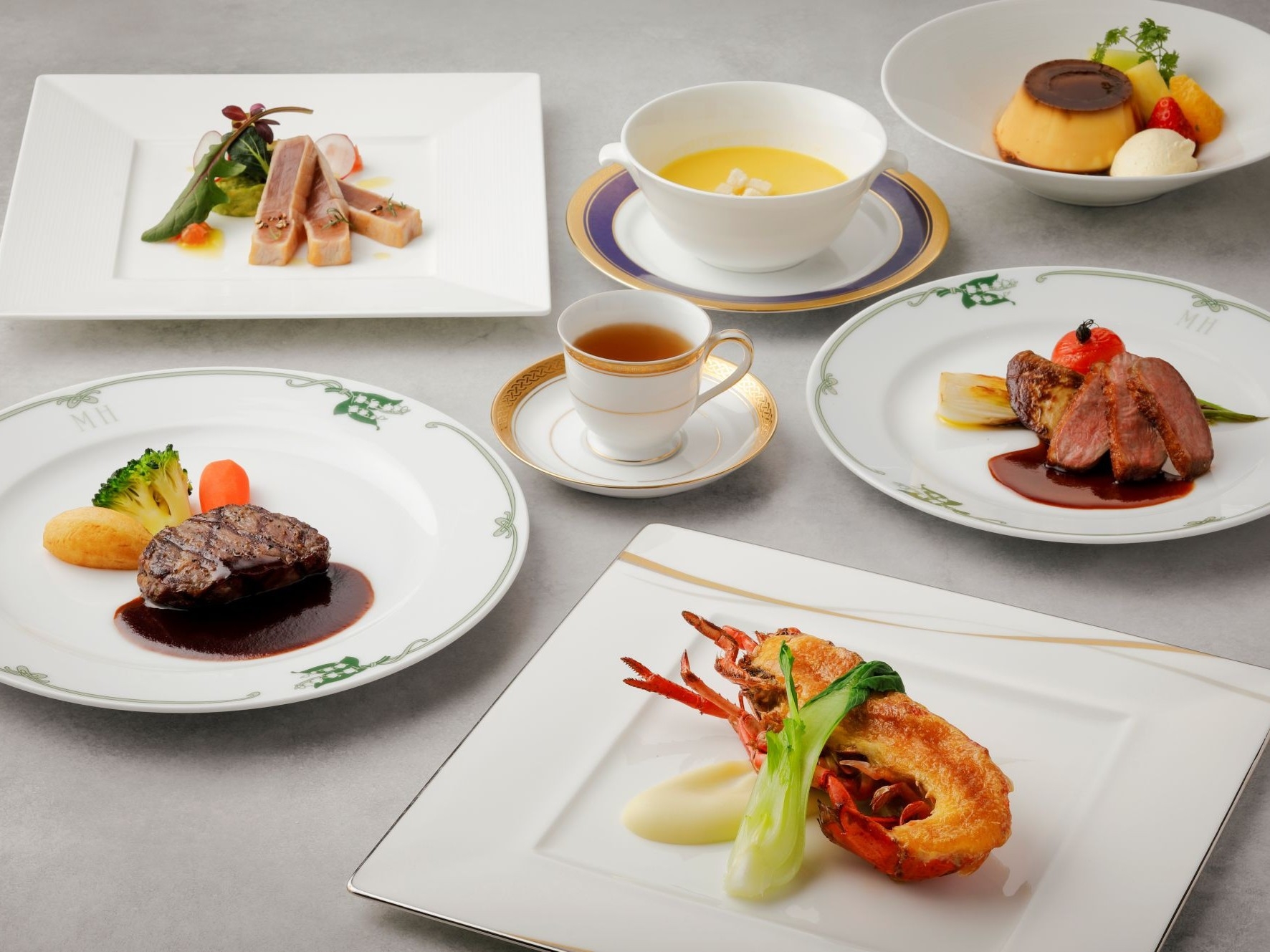 【事前決済】＜8/1〜8/31＞夏季宿泊プラン【2食付／クラシックディナー】