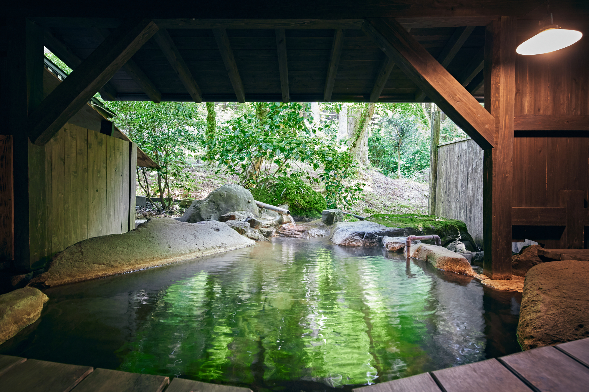 【離れ_和洋室】和室・寝室・露天岩風呂