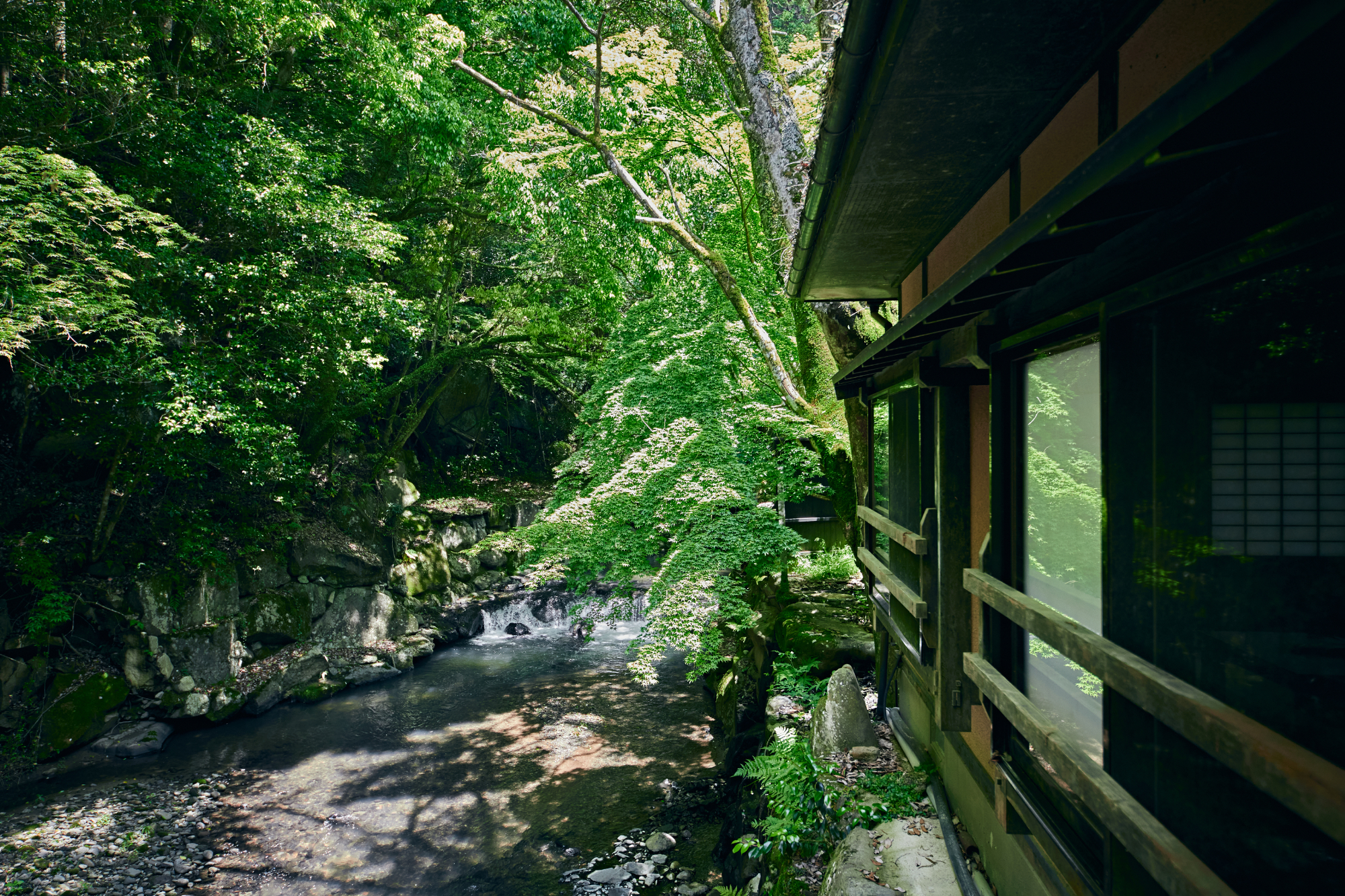 【離れ_準客室】和室・寝室・露天岩風呂（渓流沿い）