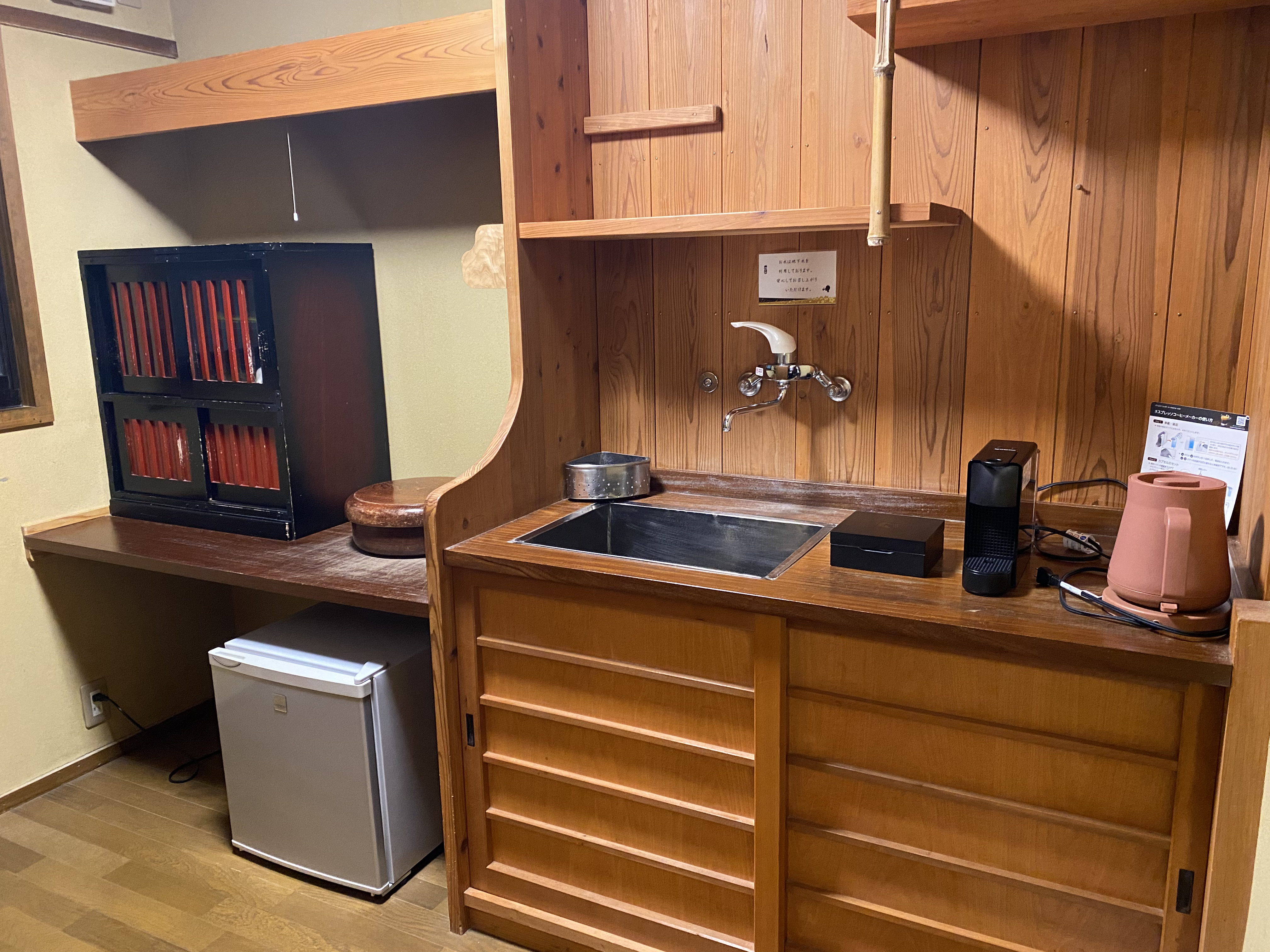 【離れ_特別室】和室・リビング・寝室・露天岩風呂（渓流沿い）