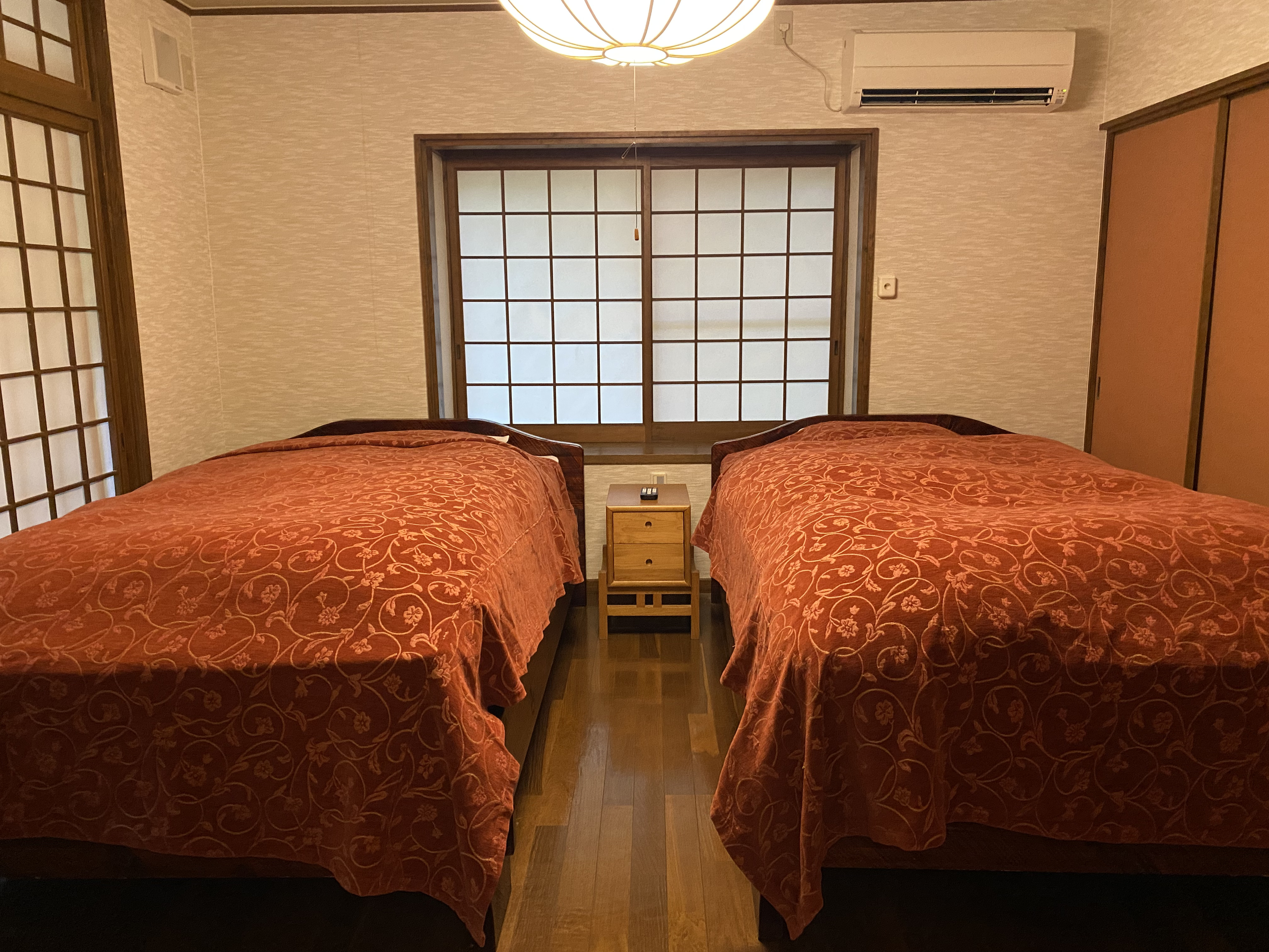 【離れ_特別室】和室・リビング・寝室・露天岩風呂（渓流沿い）