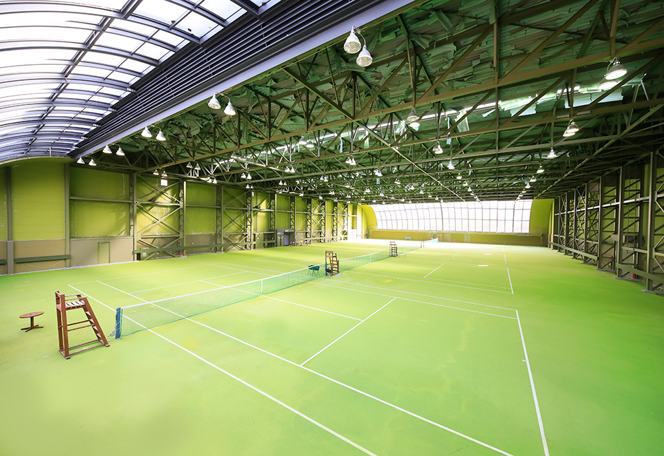テニスコート屋内