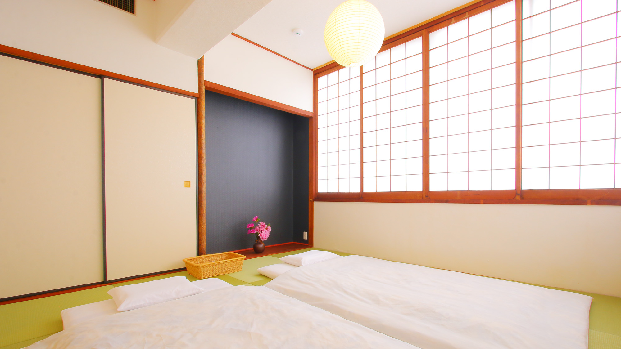 【離れ】人数の多いときは和室にお布団を用意します