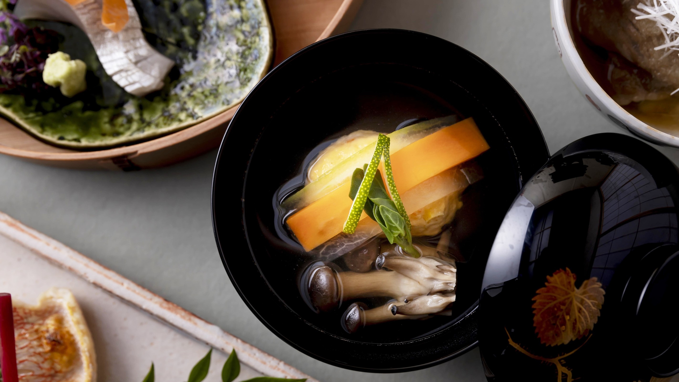 『べにや』旬の越前懐石◇お部屋食・全室源泉かけ流しの半露天風呂付◇【夕朝食お部屋】