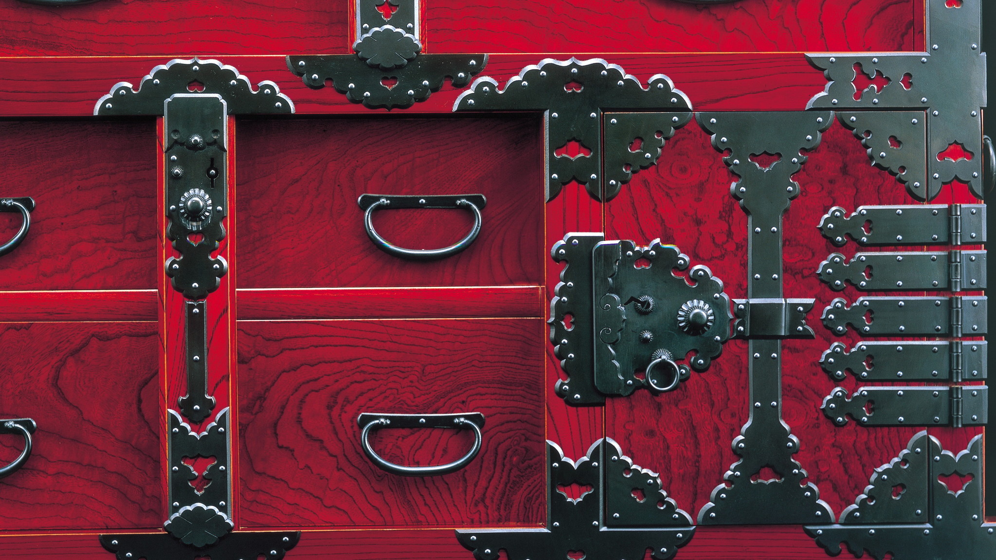 福井７つの伝統工芸の１つ、越前箪笥