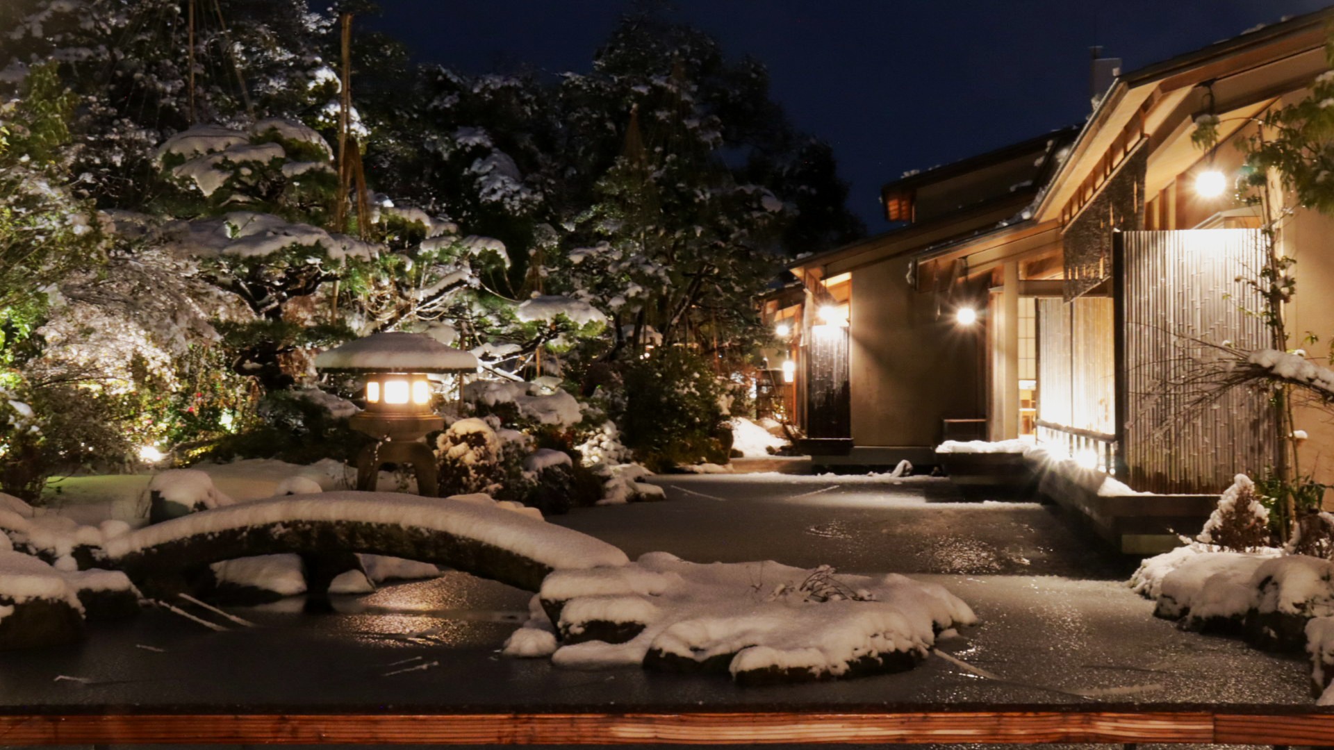 雪景色のべにや