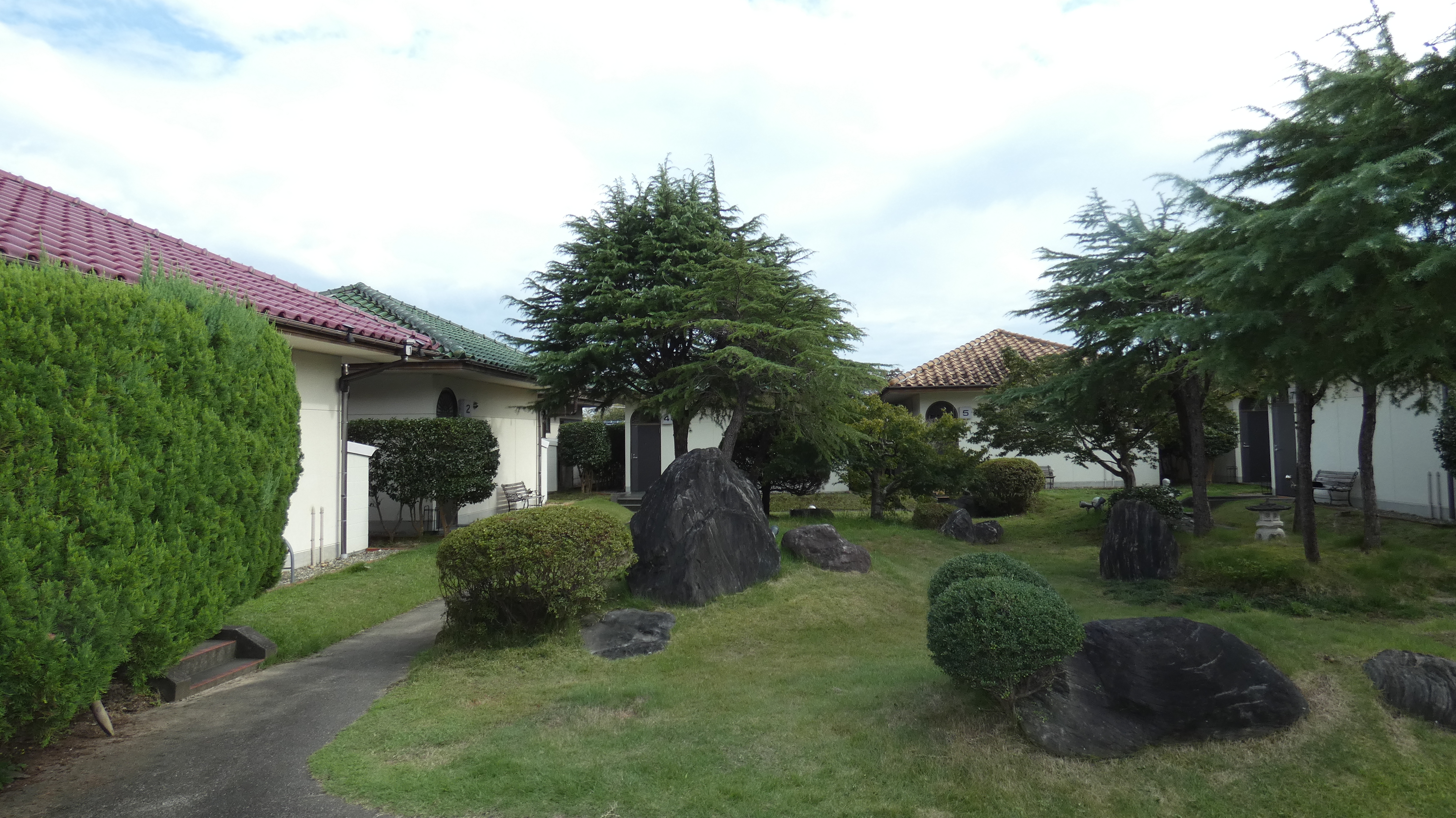 中庭【昼間の風景】