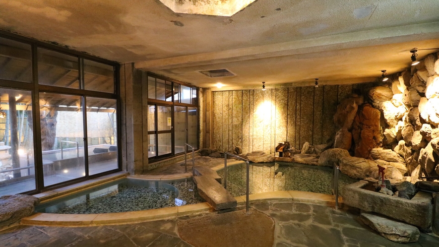 大浴場「名鉐岩風呂」