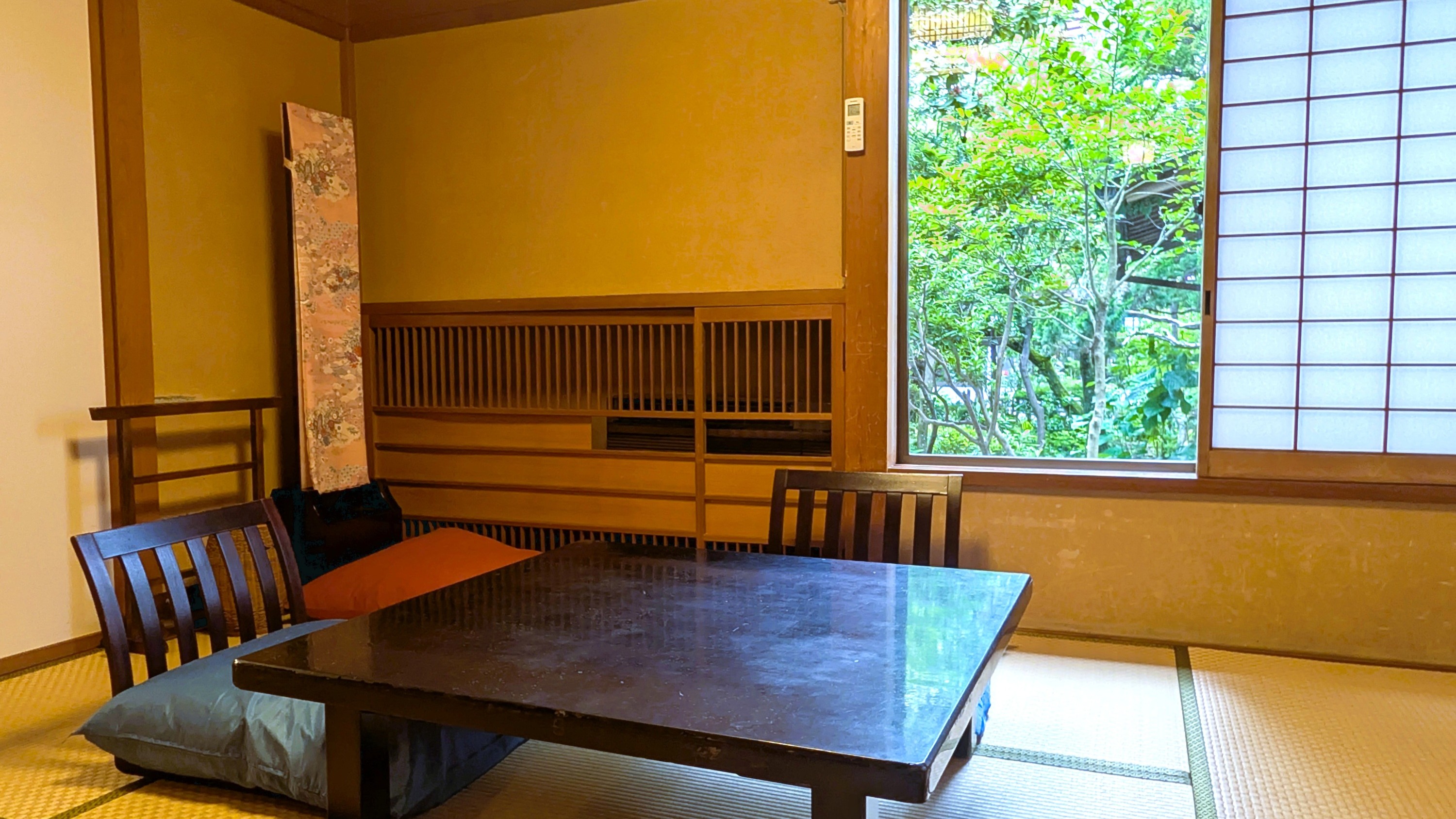 【露天風呂付き客室】「桃山」次の間のお部屋