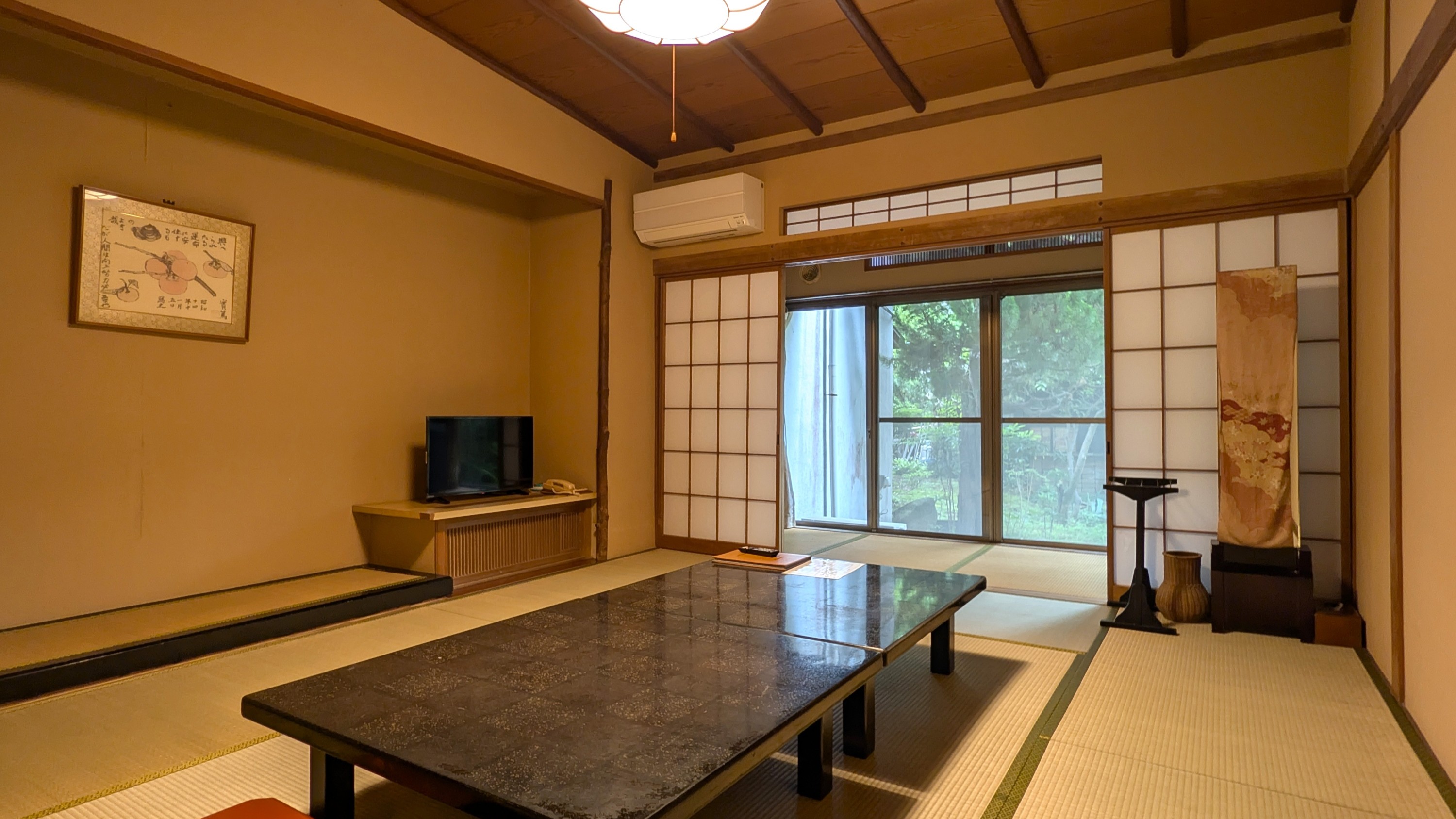 【客室Aタイプ】ユニットバス、もしくはバス無しのお部屋です。