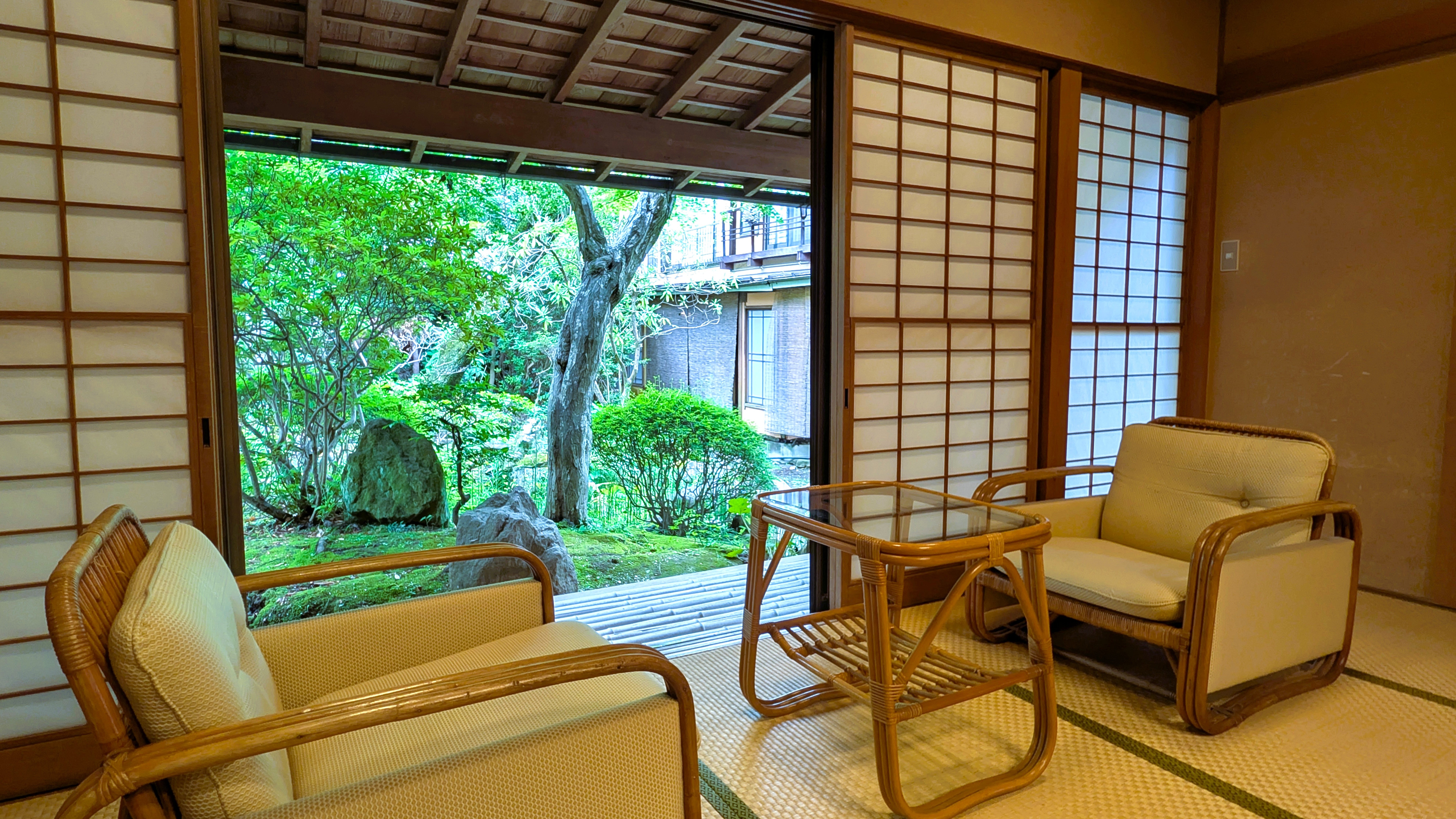 【露天風呂付き客室】「桃山」露天風呂は小さいですが、豪華なお部屋です。