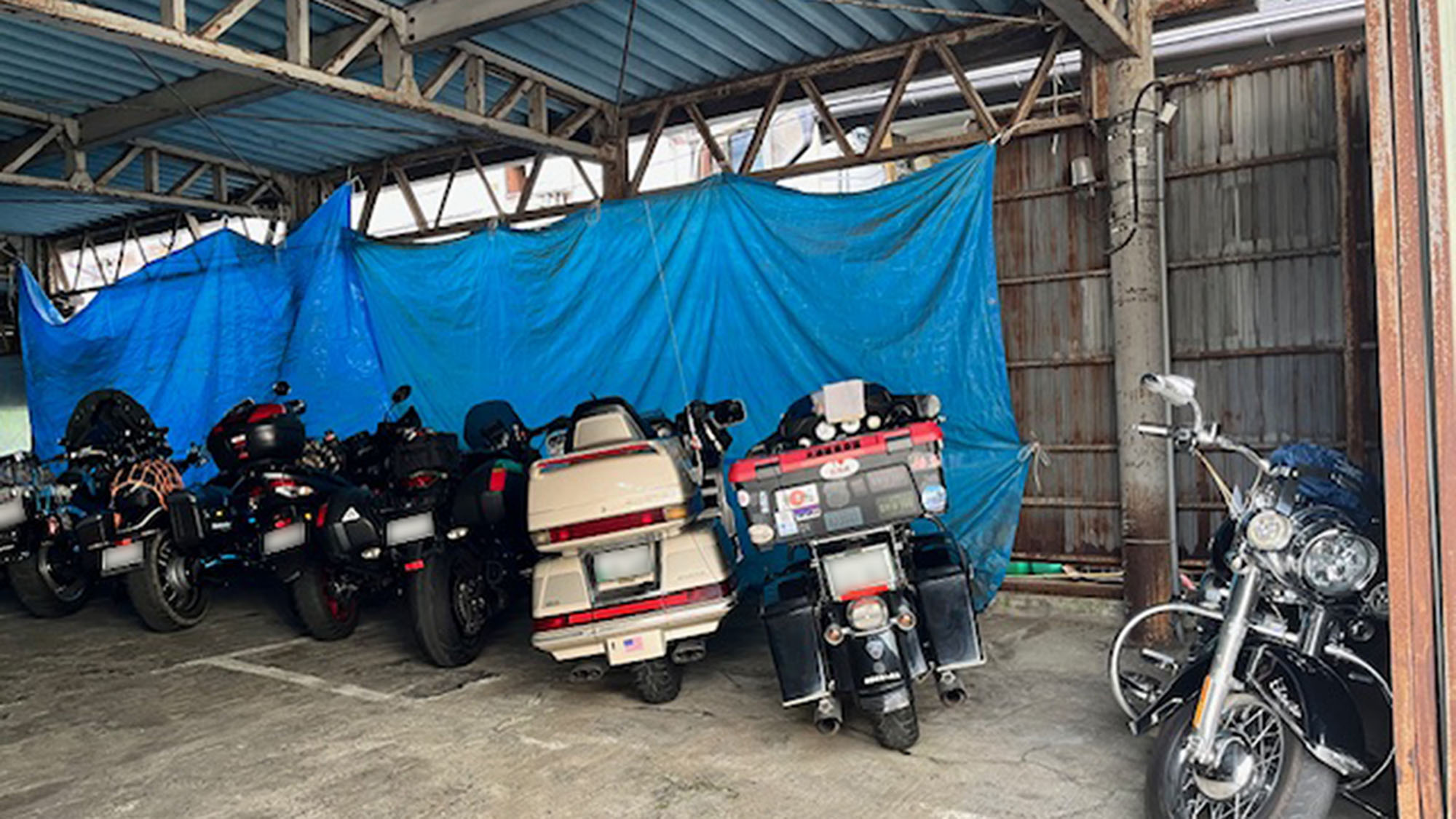 ・【駐車場】絶景ツーリングの後は温泉で旅の疲れを癒しませんか。屋根付き駐車場がございます