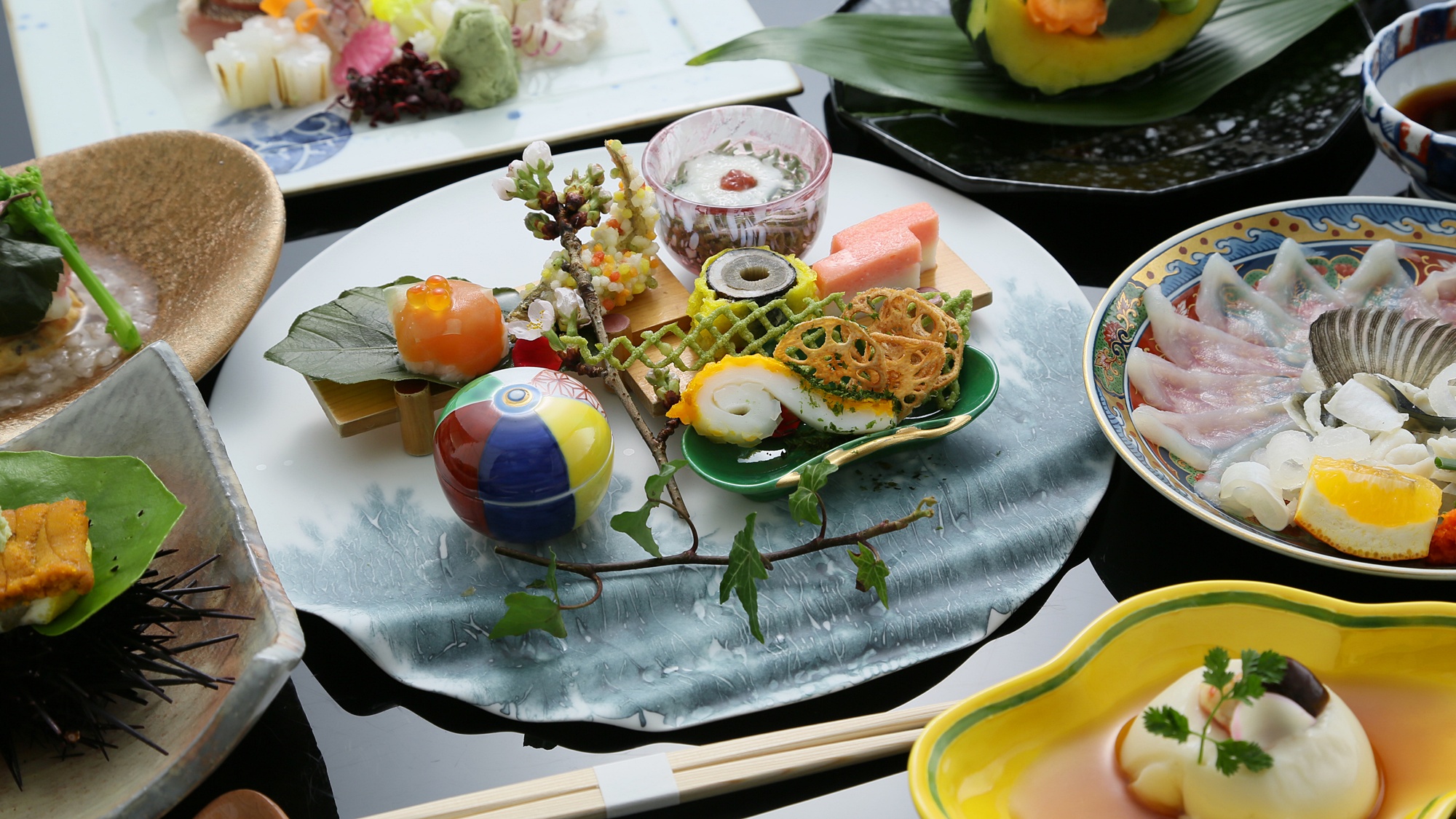 【旬香・特選会席】山海の幸に恵まれた萩の食を、料理長自ら厳選してご提供する特選会席（イメージ）。