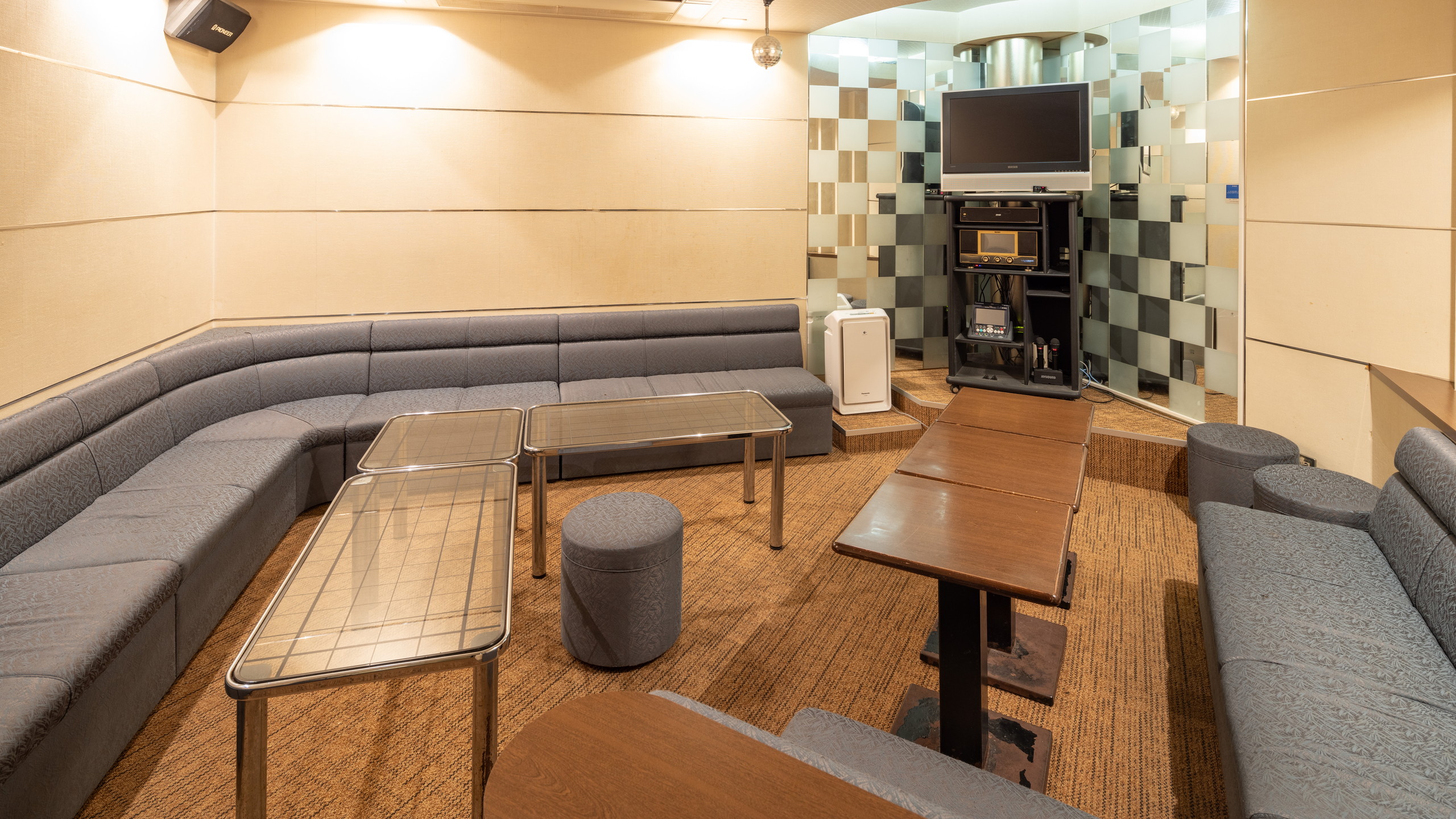 【館内施設】カラオケ大(1F)