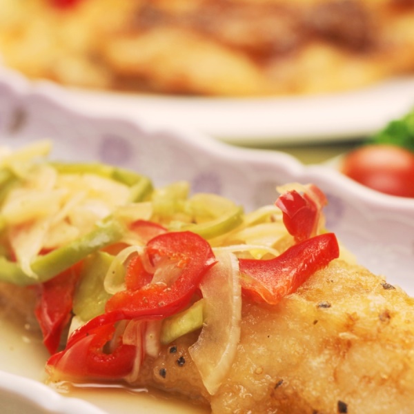 夕食にお出ししている魚料理になります