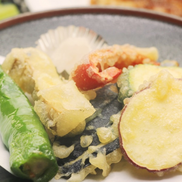 夕食にお出ししている天ぷらになります