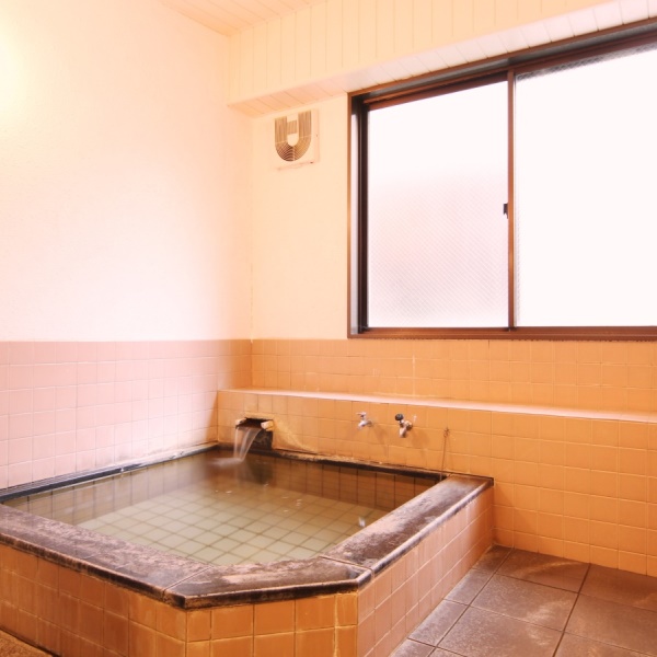 当館のお風呂になります。旅の疲れをゆっくり癒してください