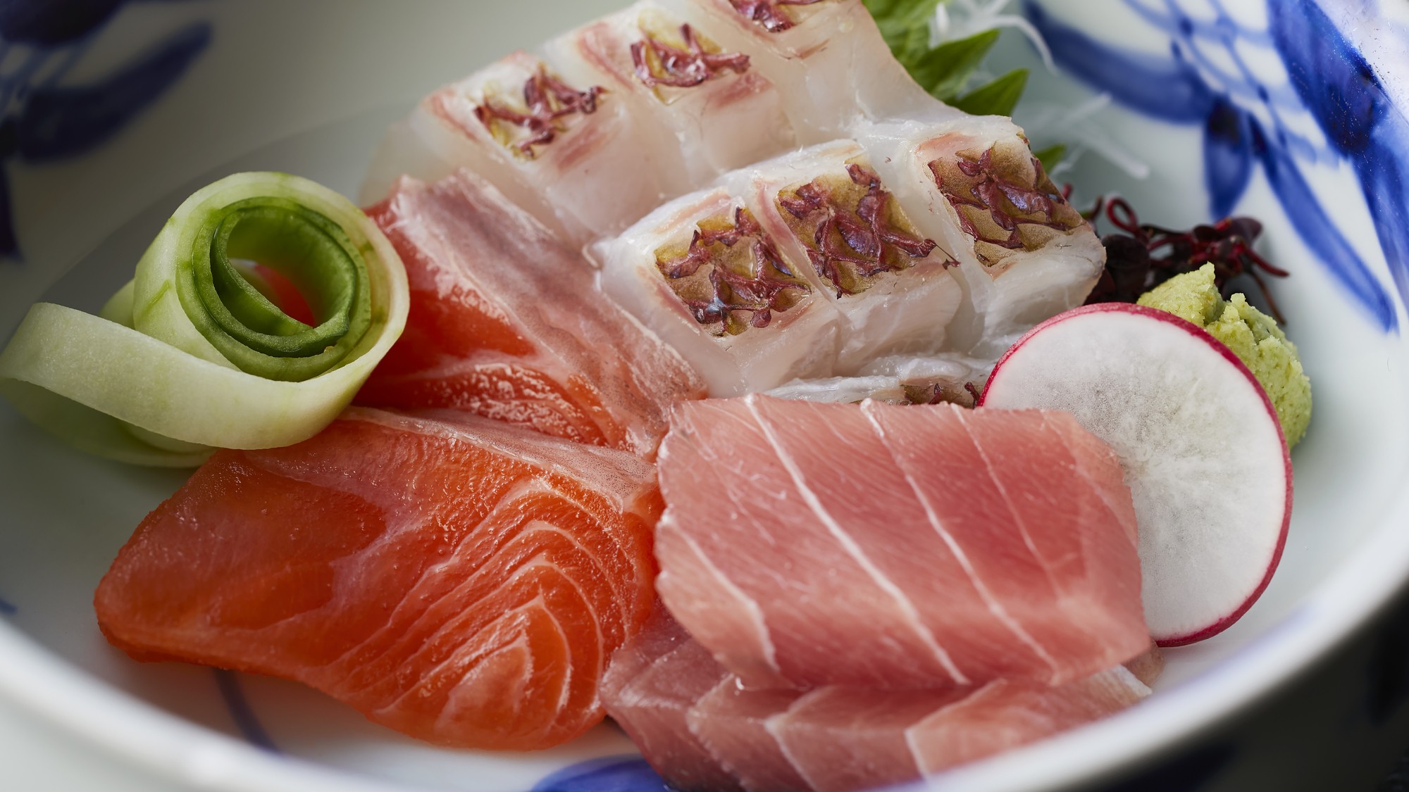 お造り　鯛・信州サーモン・鮪 2025冬メニュー 一例