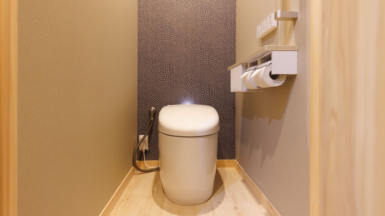 独立式　もしくは　ユニットタイプのトイレとなります（指定はできません）