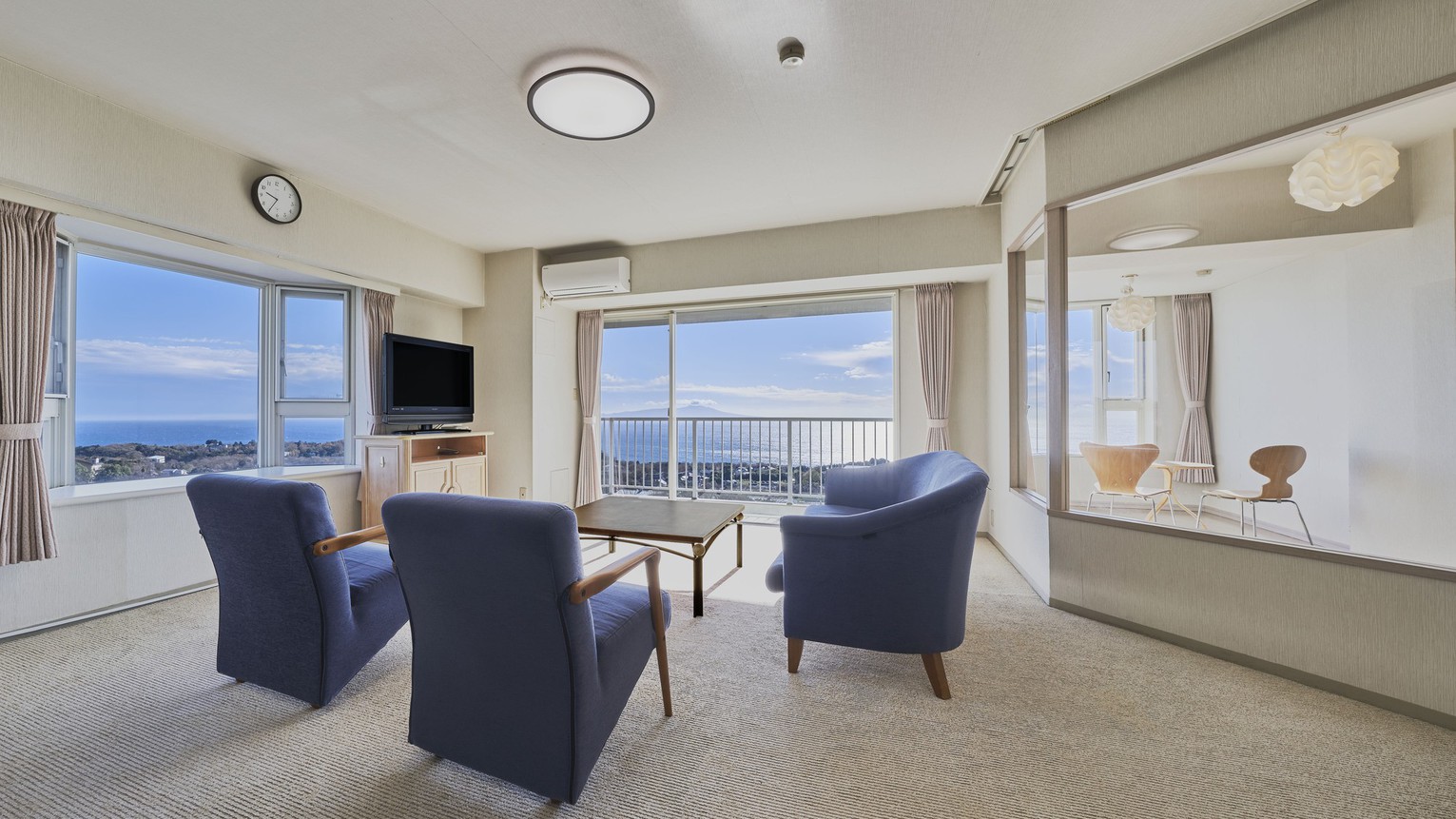 コーナービスタバススイート(2LDK)