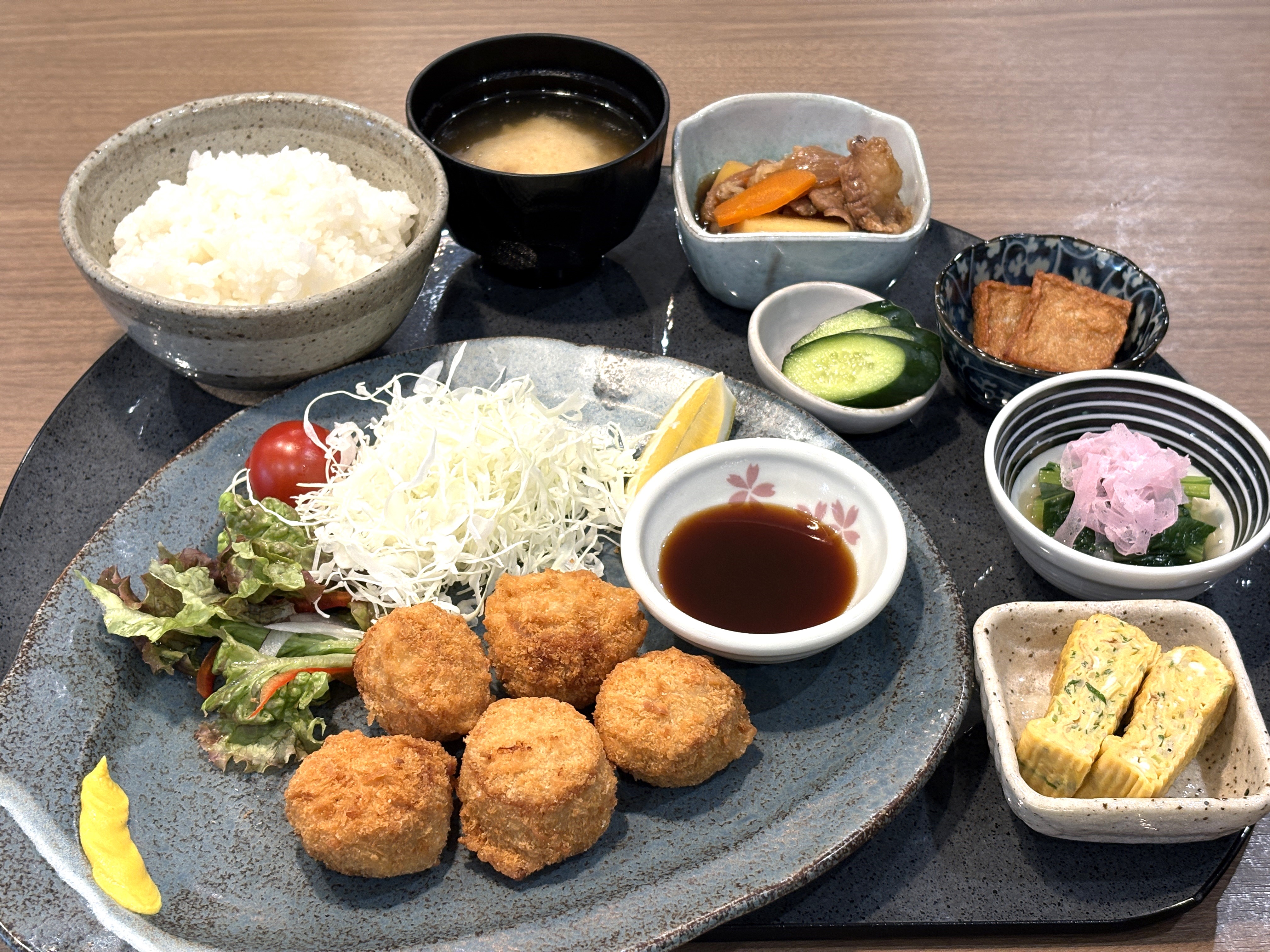 夕食付プランのヒレカツ定食です