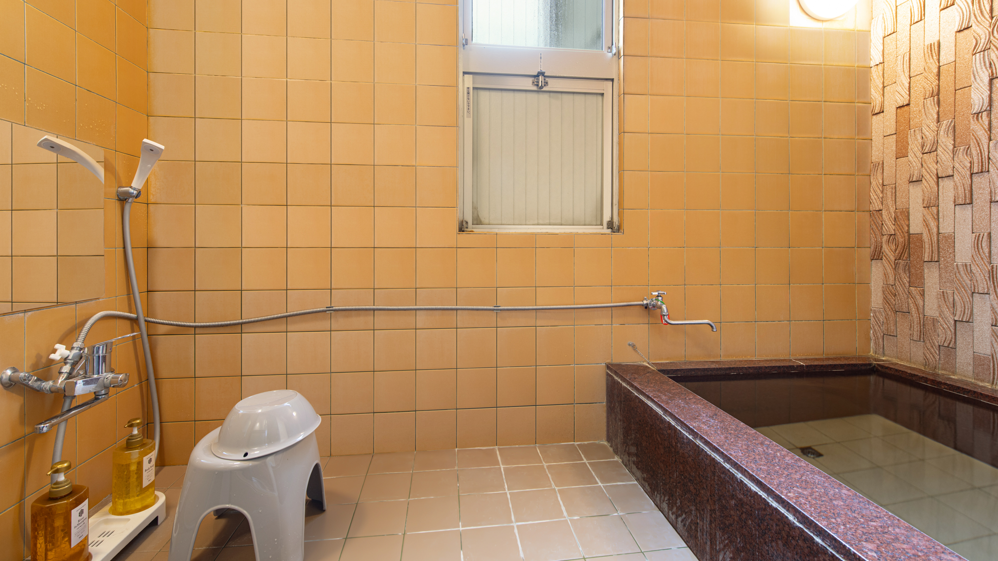 *女湯または貸切家族風呂としてご利用ください