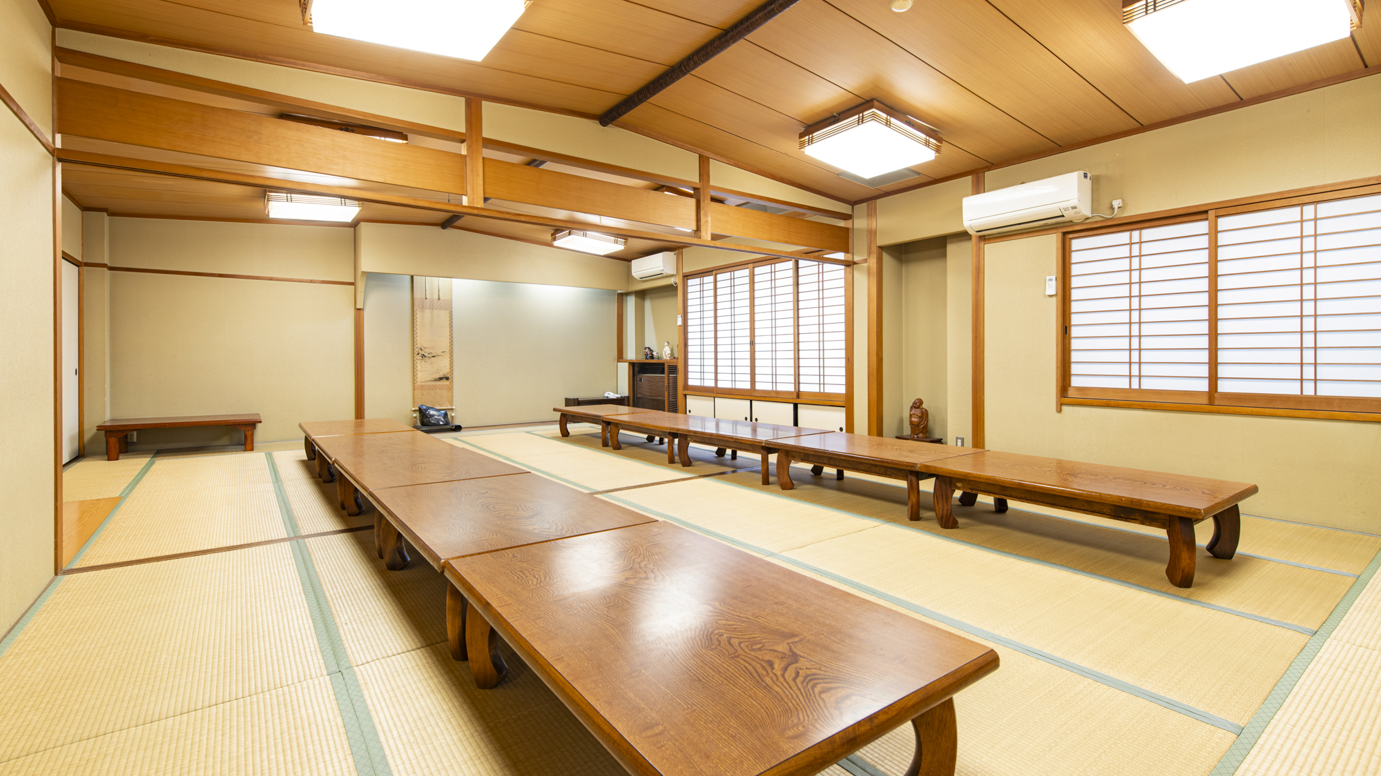 *大広間&hellip;宴会や集会の席でしたら30名様までご利用可能