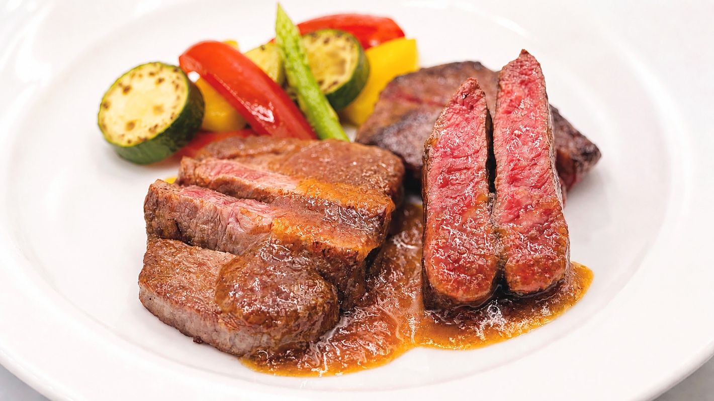 【真夏のサイドメニュービュッフェ】濃厚な旨味の熟成赤身×溢れる肉汁の黒毛和牛ステーキ至福ダブルメイン