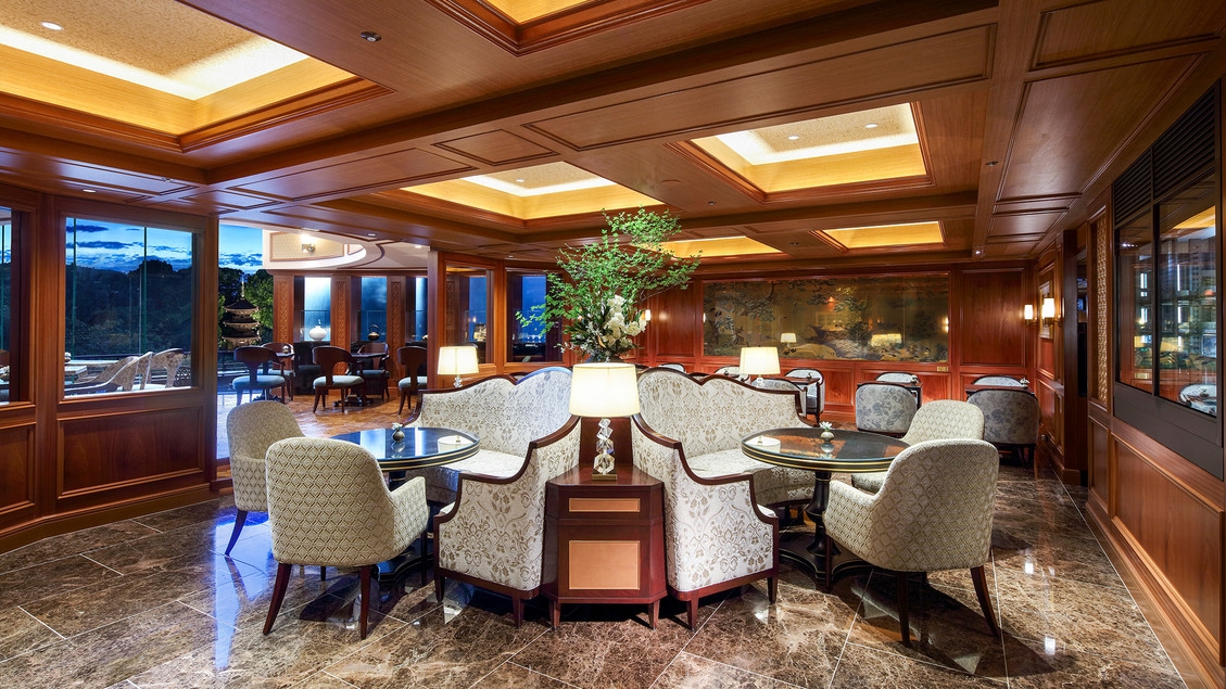 【26％OFF】【楽天スーパーSALE】ポイント15倍＜朝食付き＞60㎡スイートルームで優雅なひと時