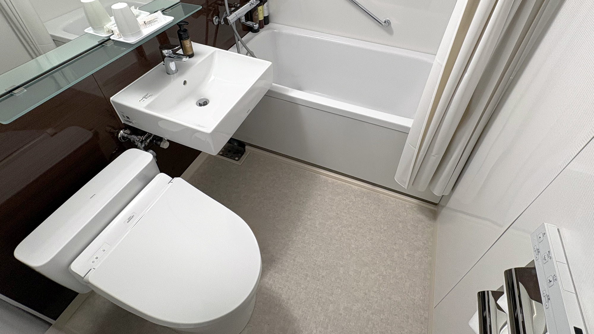 清潔感のあるユニットバスにリニューアルいたしました