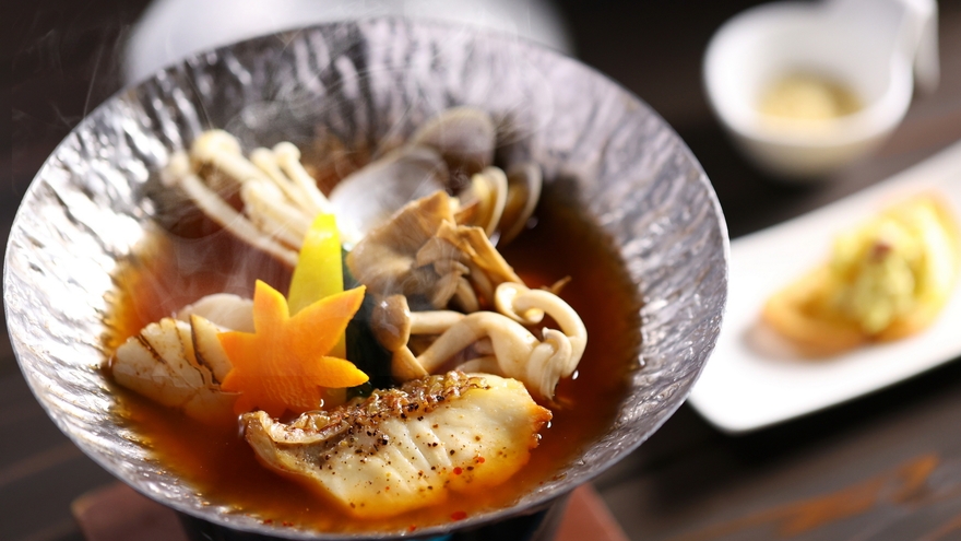 【60日前お得な早期割】最大25％オフ！天空の露天風呂と個室食事処で愉しむ料亭旅館の会席／1泊2食付