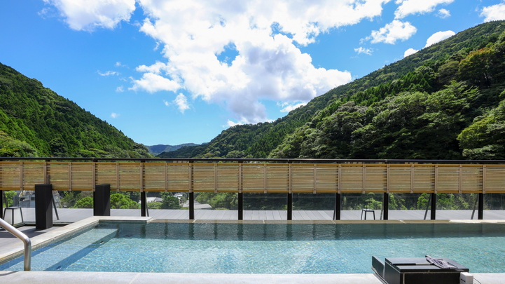 【展望露天風呂】奥湯河原の四季が織り成す雄大な景色を楽しむことができます