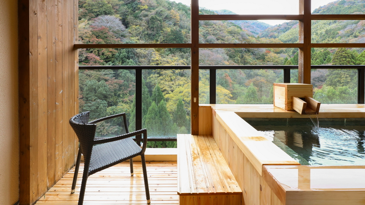 箱根の絶景を心ゆくまで楽しむ客室露天風呂(本間12畳+踏込/50㎡)