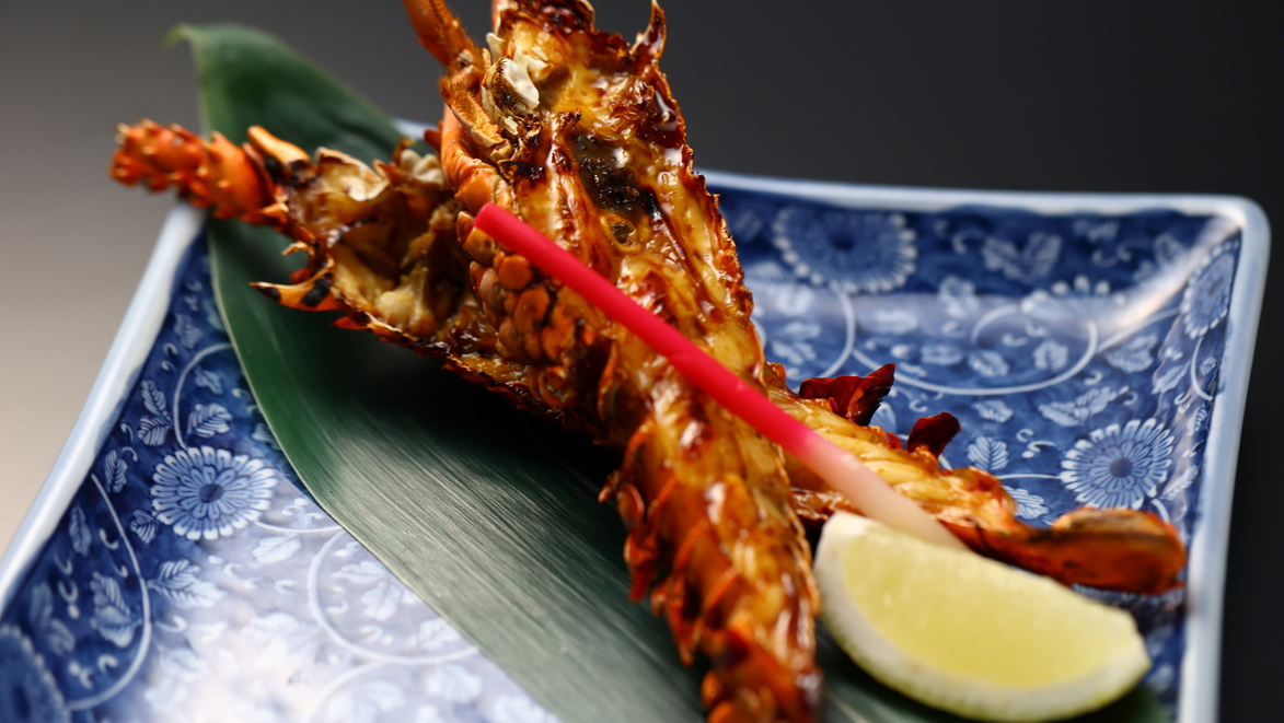 【料理長厳選】〜贅の極み〜伊勢海老・毛蟹・お造り盛合せから選べる特撰ディナー（1泊2食付）