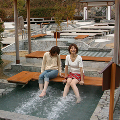 ●日本最大級の足湯「独歩の湯」