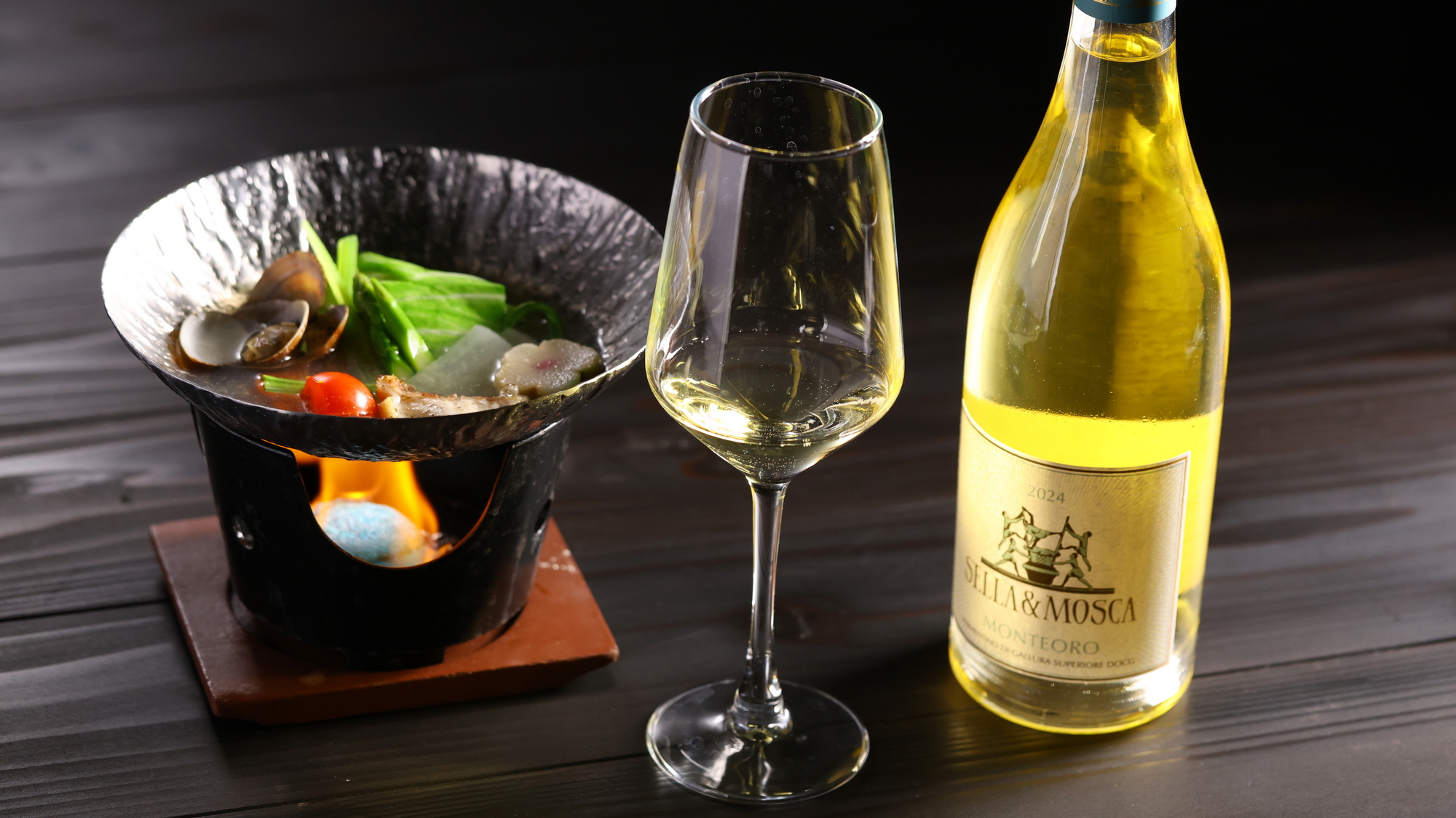 【2026春ペアリング】春のイタリアン鍋にはすっきりとした白ワインで