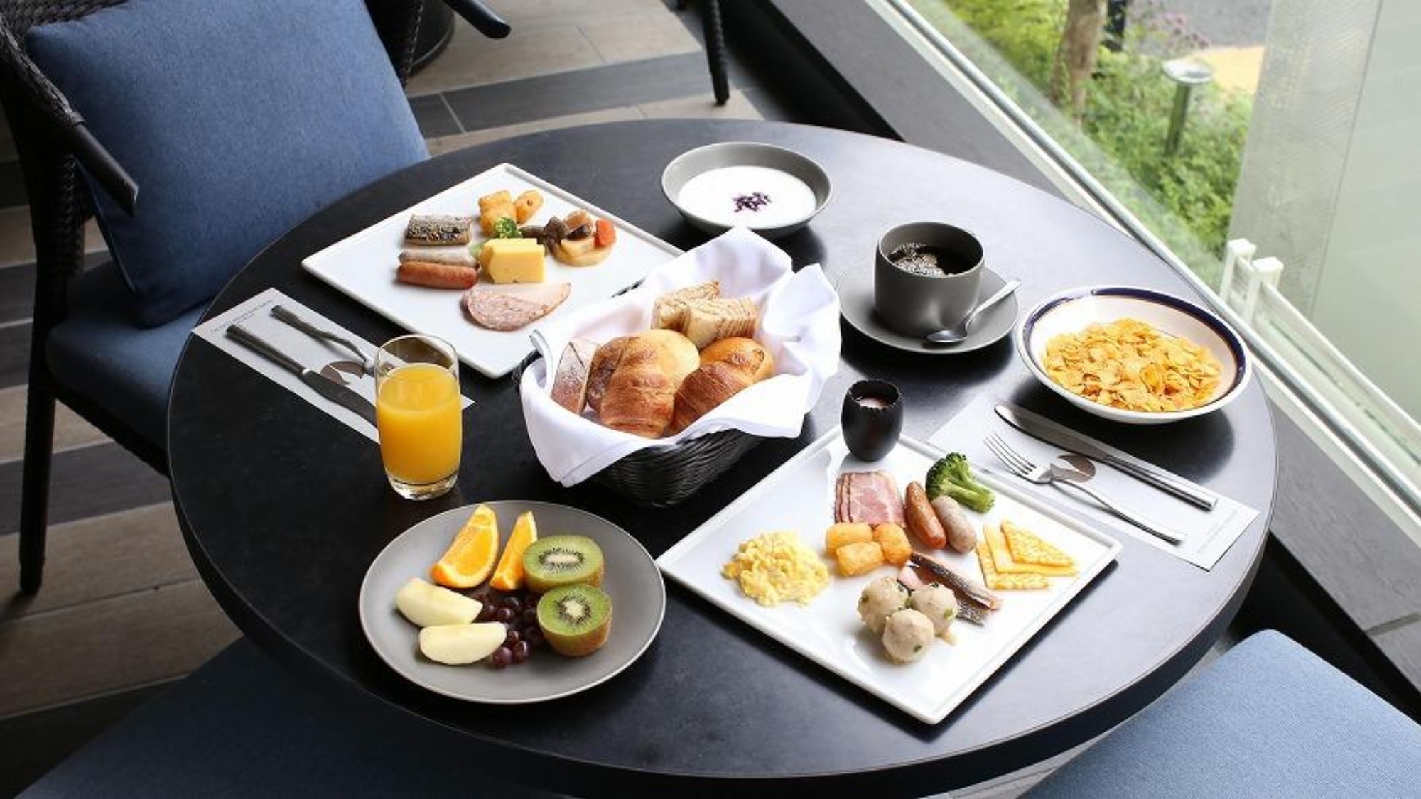 【期間限定】ポイント5倍！全室バルコニー付スーペリアルーム（朝食付き）