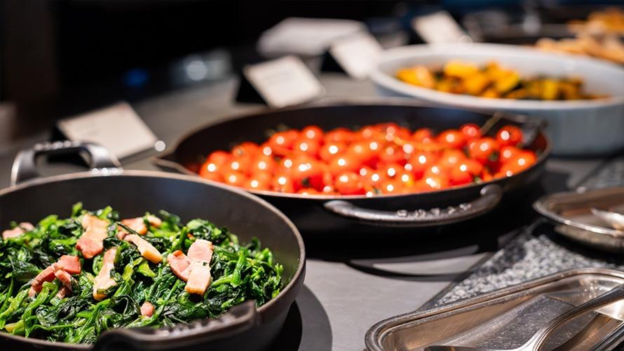 ブッフェ＆カフェ スロープサイドダイナーザクロ（食事イメージ）