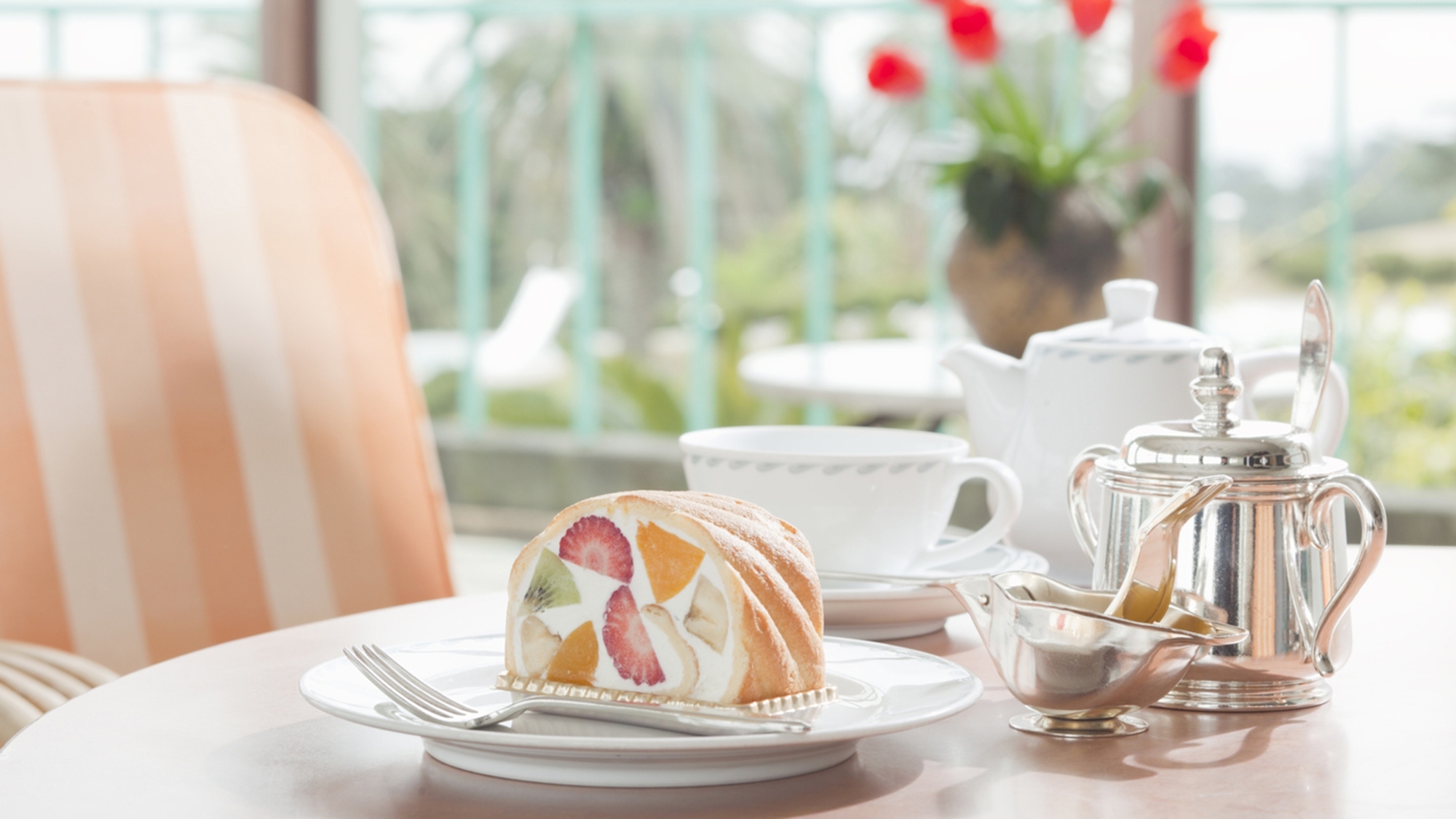 ゆったり秋旅！相模灘を眺めながらティータイム（朝食+ケーキセット付き）