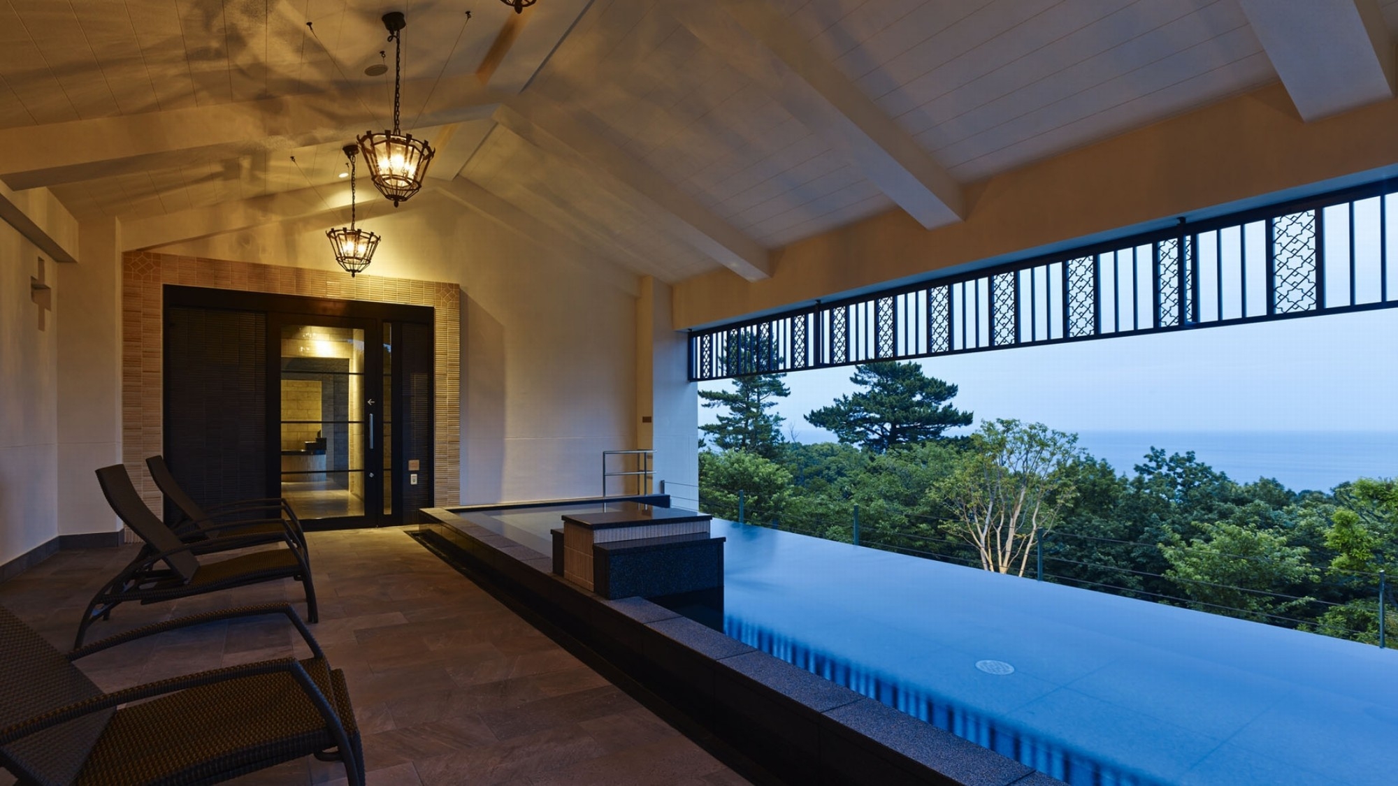 ゆったり秋旅！夕食は選べる和洋コース+ケーキセット付き（夕朝食付き）