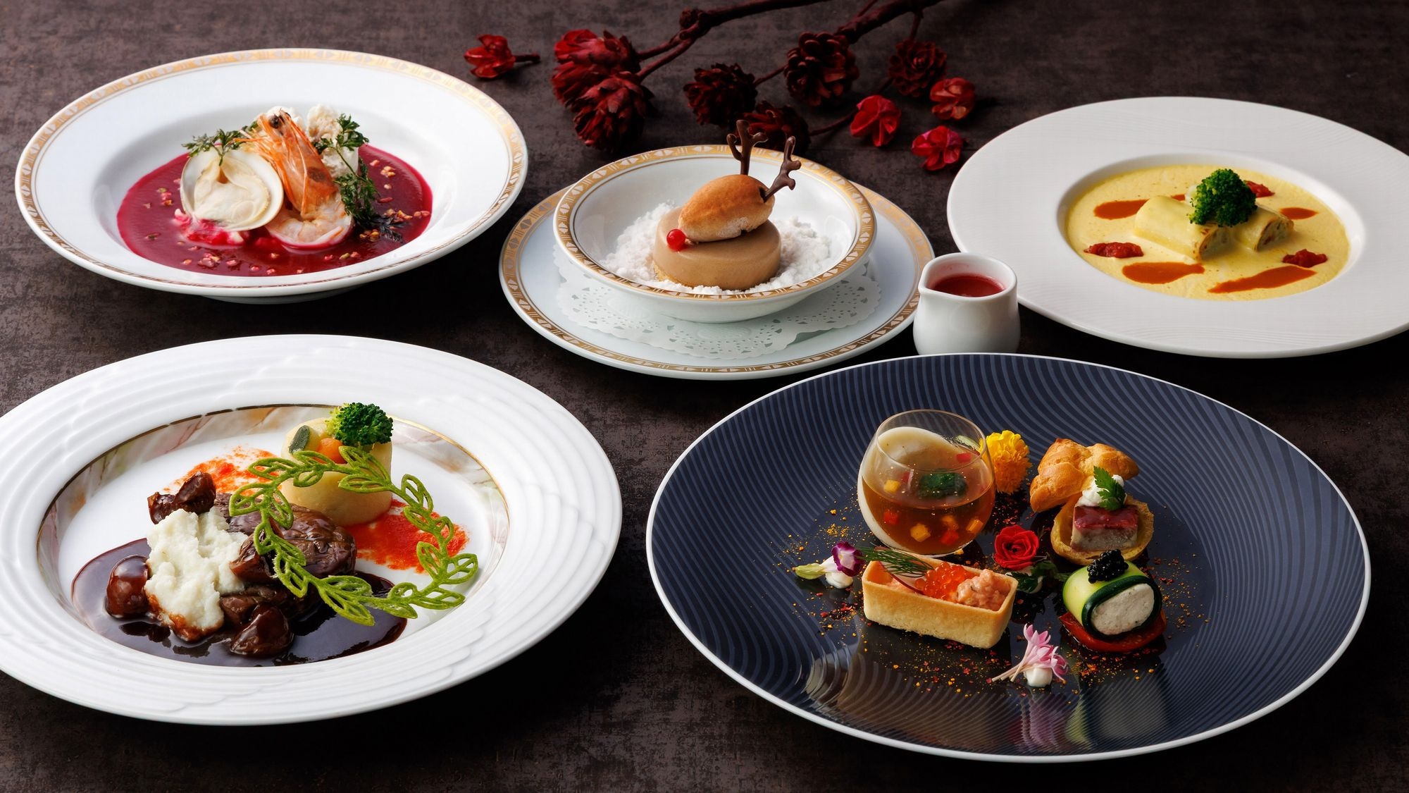 クラシックホテルで過ごすクリスマス〜ノエルディナー＆ワンドリンク付き〜（夕朝食付き）